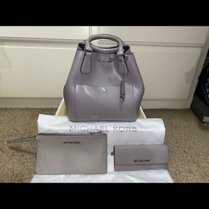 Michael Kors Purse, Wallet & Makeup Bag